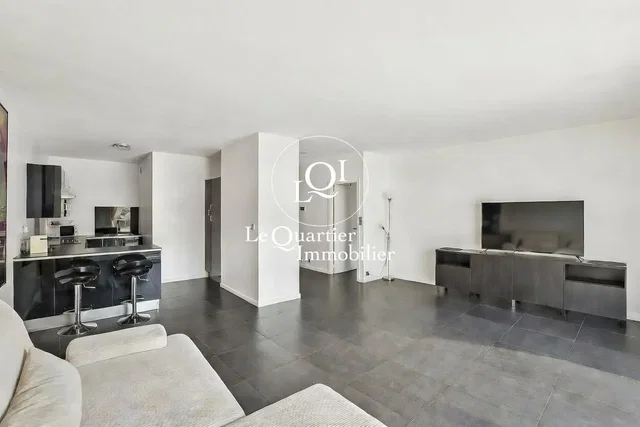 Living room; tile floor, natural light, modern style