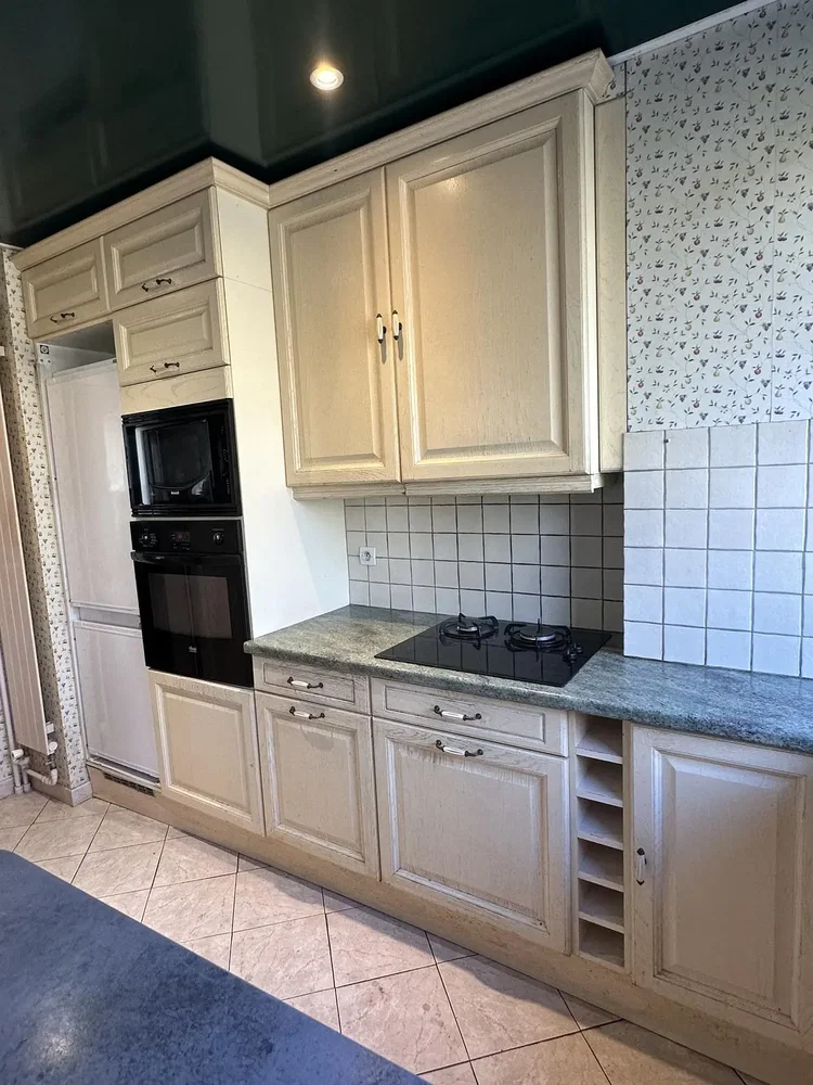 Mutfak; mutfak aletleri, fayans zemin