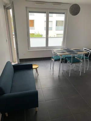 Wohnzimmer; fliesenboden, tageslicht, blick