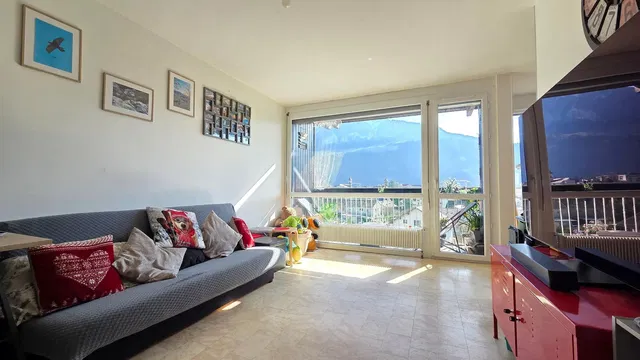 Living room; view, natural light