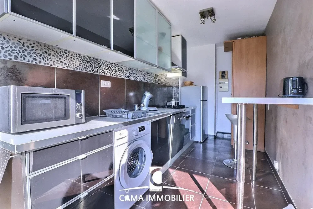 مطبخ; أجهزة المطبخ, أرضية من البلاط