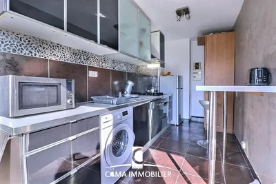 مطبخ; أجهزة المطبخ, أرضية من البلاط