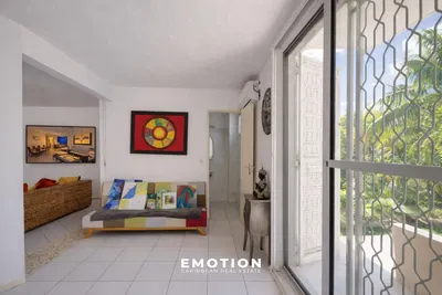 Дневна соба; поглед, природно светло