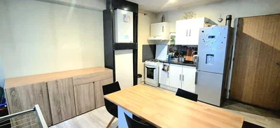 Κουζίνα; συσκευές κουζίνας, φυσικό φως