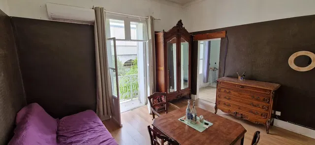 Schlafzimmer; tageslicht, holzboden