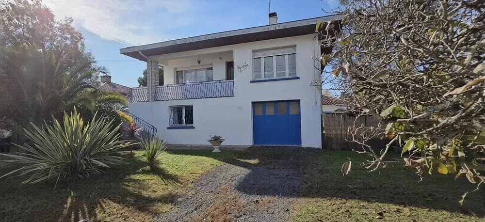 Kuća i okolina; pogled