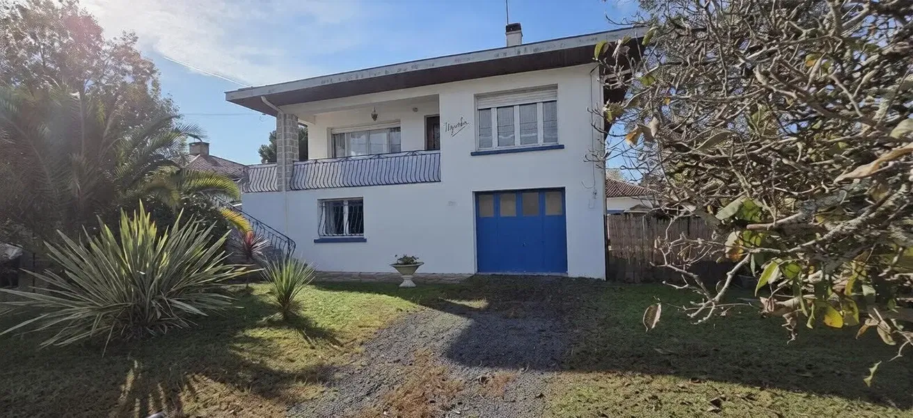 Kuća i okolina; pogled