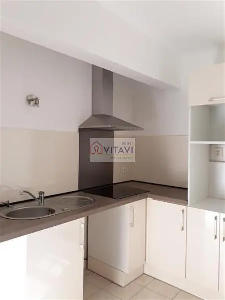 Küche; küchengeräte, fliesenboden