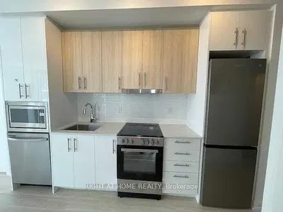 Cuisine; électroménager, rénové, lumière naturelle