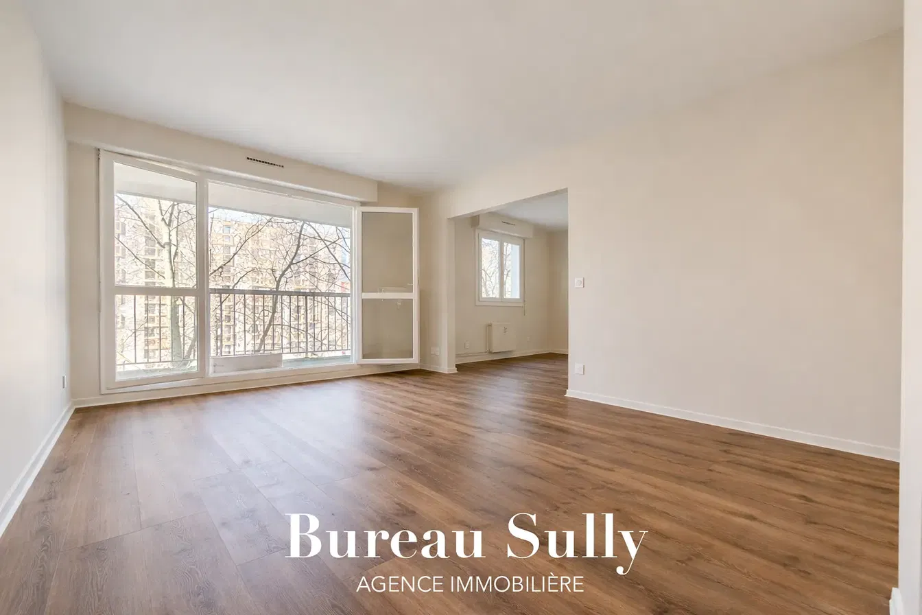 Dnevni boravak; pogled, drveni pod, prirodna svjetlost