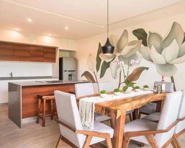 Cuisine; style moderne, lumière naturelle, parquet