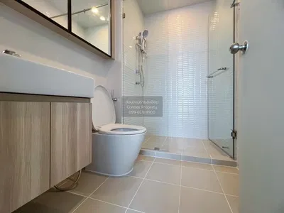 Banyo; fayans zemin, tadilatlı, doğal ışık