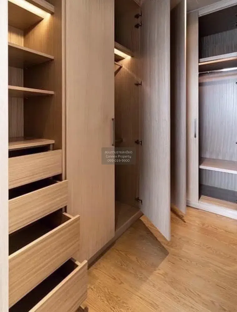 Garderobe; holzboden, renoviert