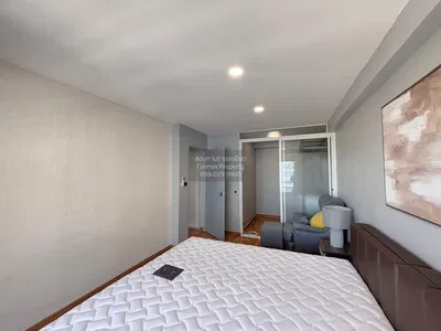 Yatak odası; doğal ışık, modern stil