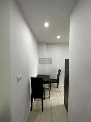 Κουζίνα; ξύλινο πάτωμα, φυσικό φως