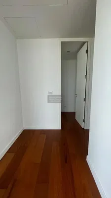 Ostatní; dřevěná podlaha, přirozené světlo