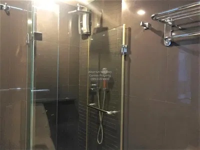 Salle de bain; carrelage, lumière naturelle