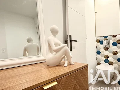 Toilette; fliesenboden, moderner stil