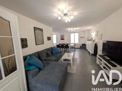 Obývací pokoj; přirozené světlo, moderní styl