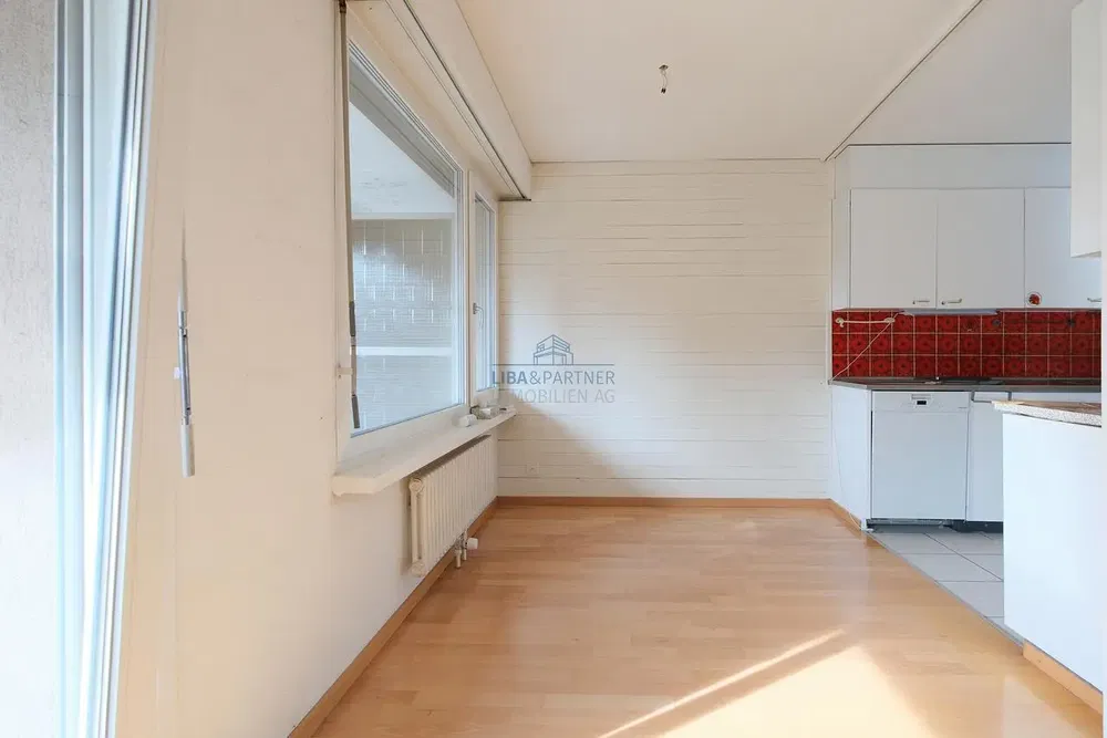 مطبخ; أرضية خشبية, ضوء طبيعي