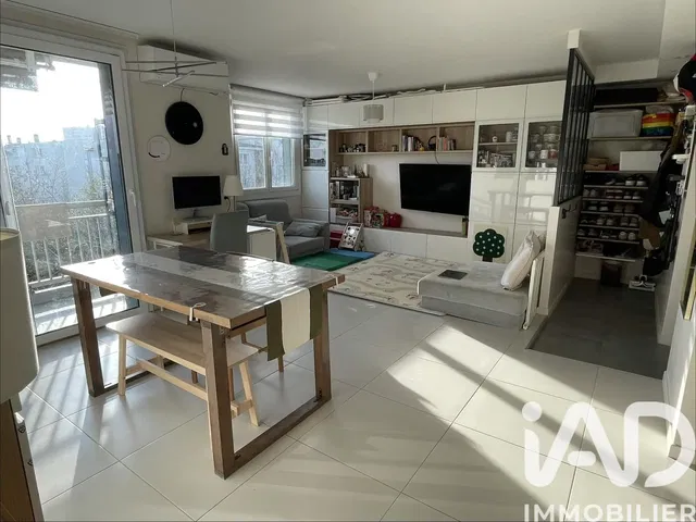 Wohnzimmer; blick, fliesenboden, tageslicht