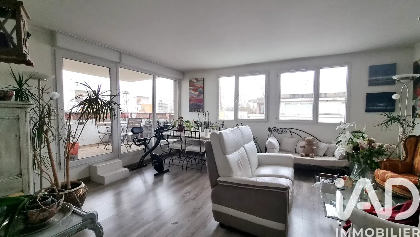 Дневна соба; поглед, природно светло, модерни стил