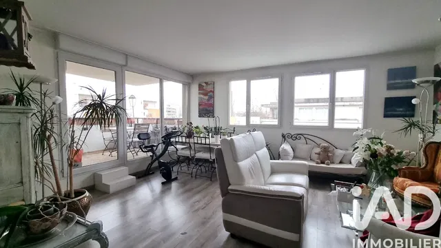 Дневна соба; поглед, природно светло, модерни стил