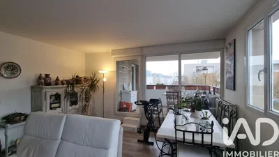 Soggiorno; vista, luce naturale, stile moderno
