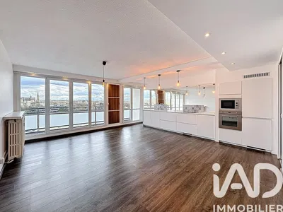 Кухиња; поглед, кухињски апарати, природно светло