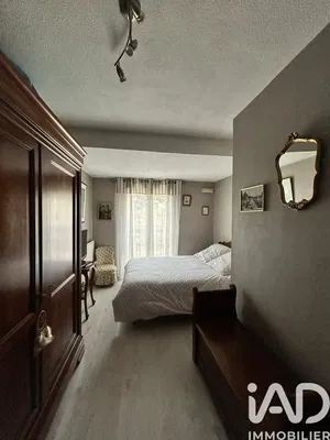 Спаваћа соба; природно светло, модерни стил