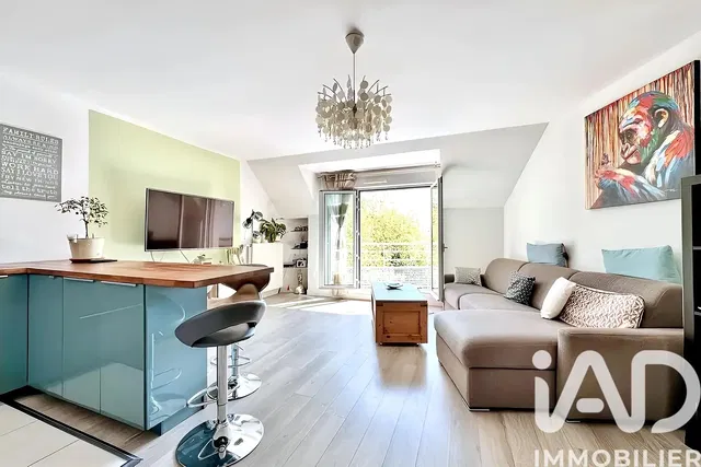 Obývací pokoj; výhled, přirozené světlo, moderní styl