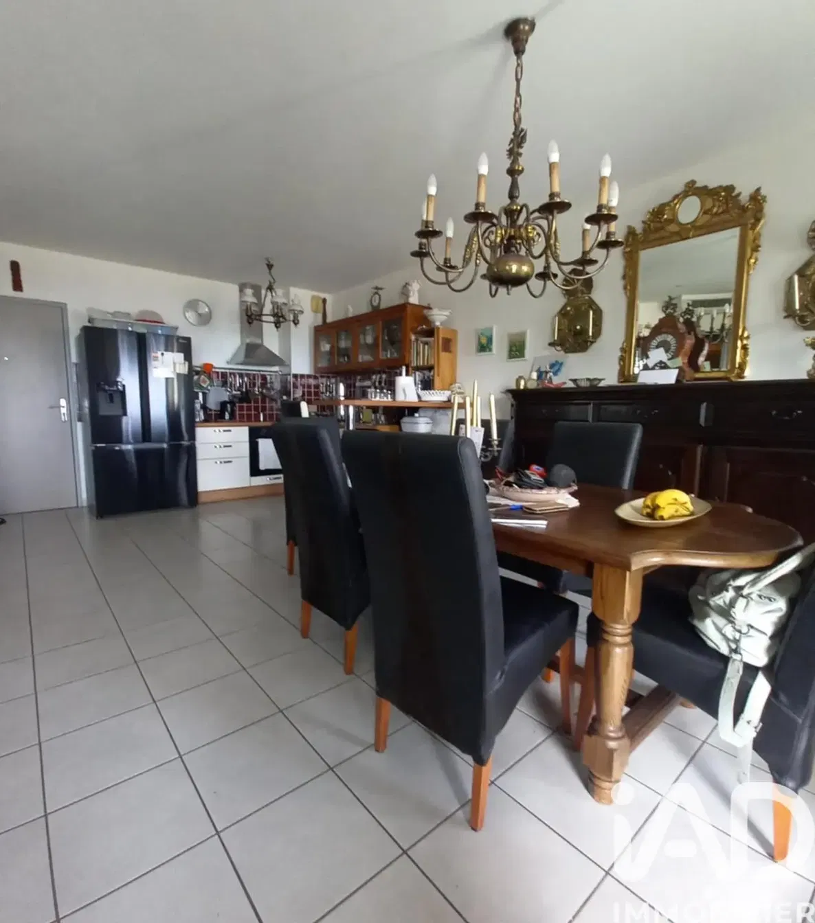 Kuchyně; dlažba, kuchyňské spotřebiče