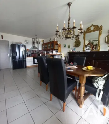 Kuchyně; dlažba, kuchyňské spotřebiče