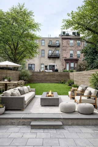Terrasse; cheminée, lumière naturelle, style moderne