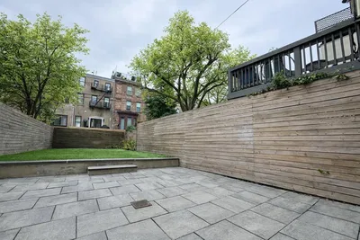 Terasa; prirodno svjetlo, drvene grede, drveni pod, pločice