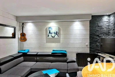 Obývací pokoj; moderní styl, přirozené světlo