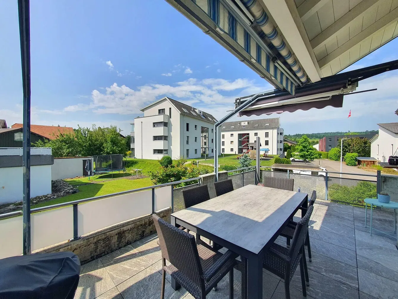 شرفة; إطلالة