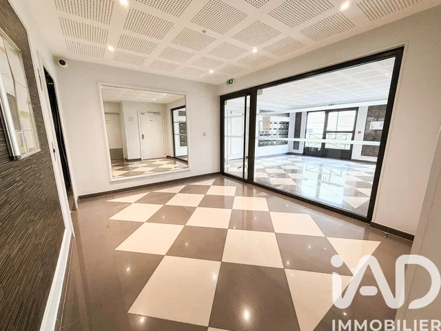 Overig; tegelvloer, natuurlijk licht