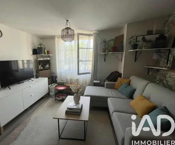 Obývací pokoj; přirozené světlo, moderní styl