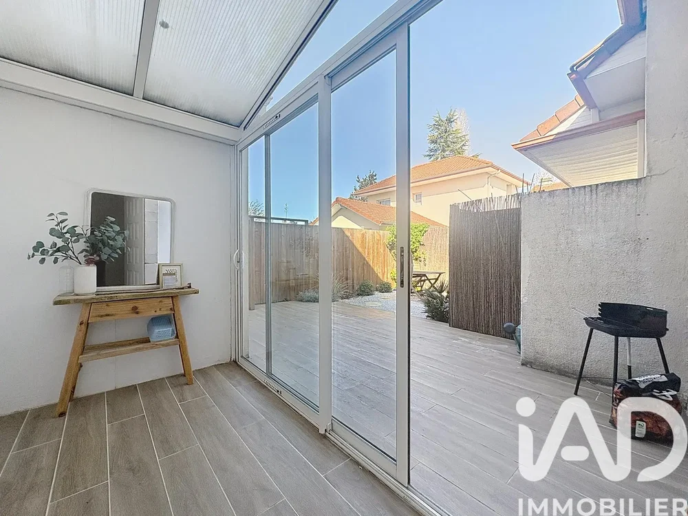 Terasa; dlažba, výhled