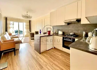 Keuken; keukenapparatuur, uitzicht, natuurlijk licht, moderne stijl