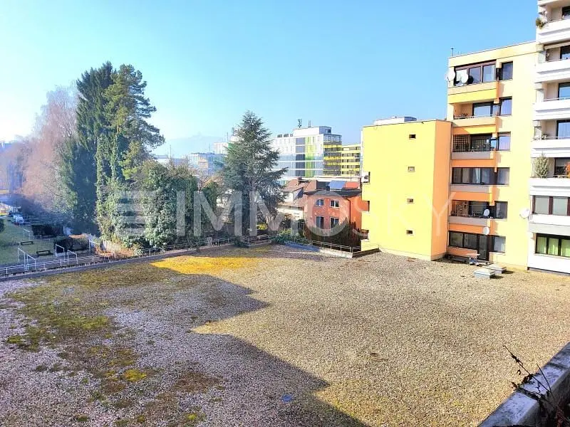 Maison et environs; vue