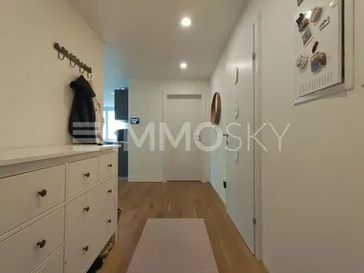 Vestiaire; parquet, lumière naturelle