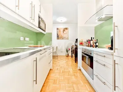 Cuisine; électroménager, parquet, lumière naturelle, style moderne