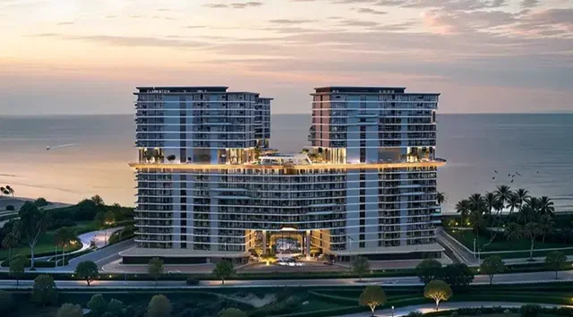 Casa y alrededores; vista, techos altos