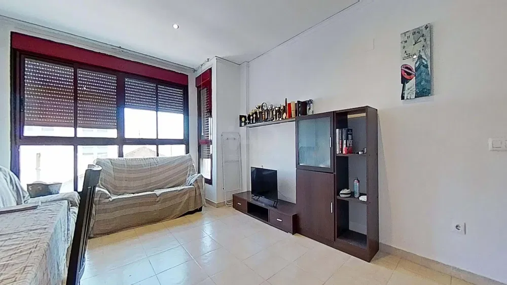 غرفة معيشة; أرضية من البلاط, ضوء طبيعي