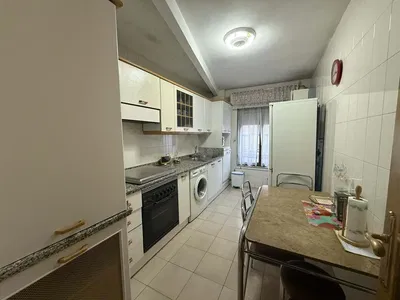 Küche; fliesenboden, küchengeräte