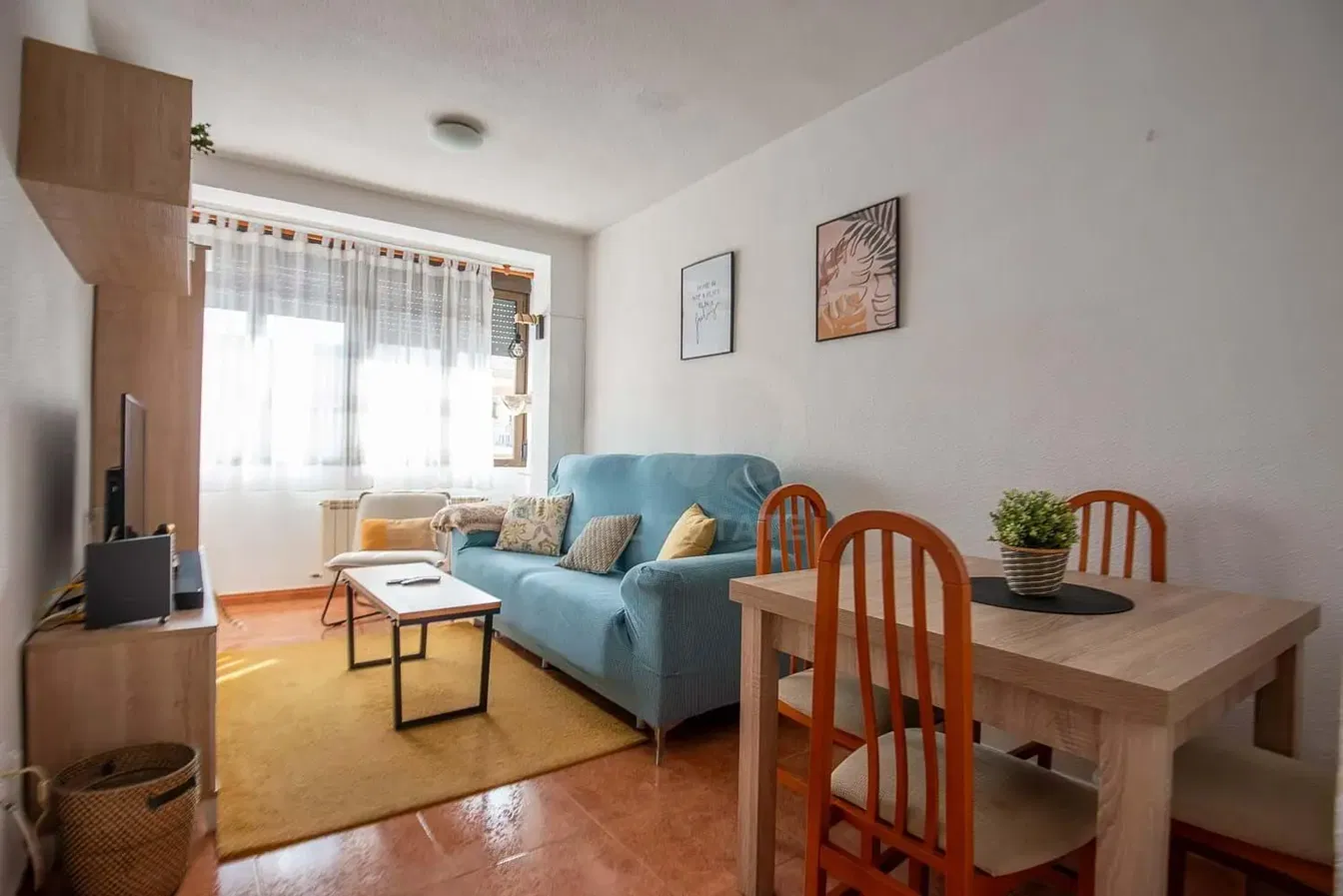 Wohnzimmer; tageslicht, moderner stil