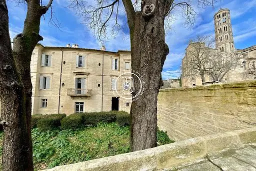 Kuća i okolina; pogled