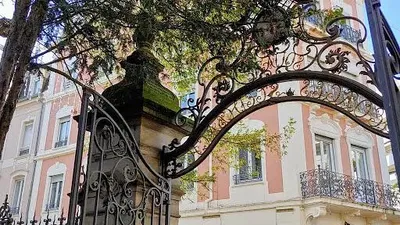 Кућа и околина; поглед